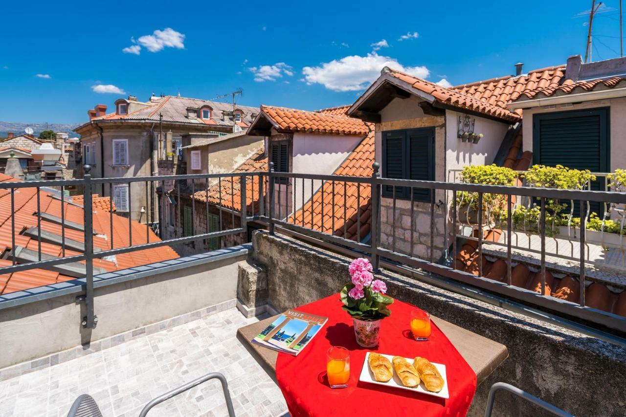 Rooftop City View Apartment In The Palace Walls Сплит Екстериор снимка