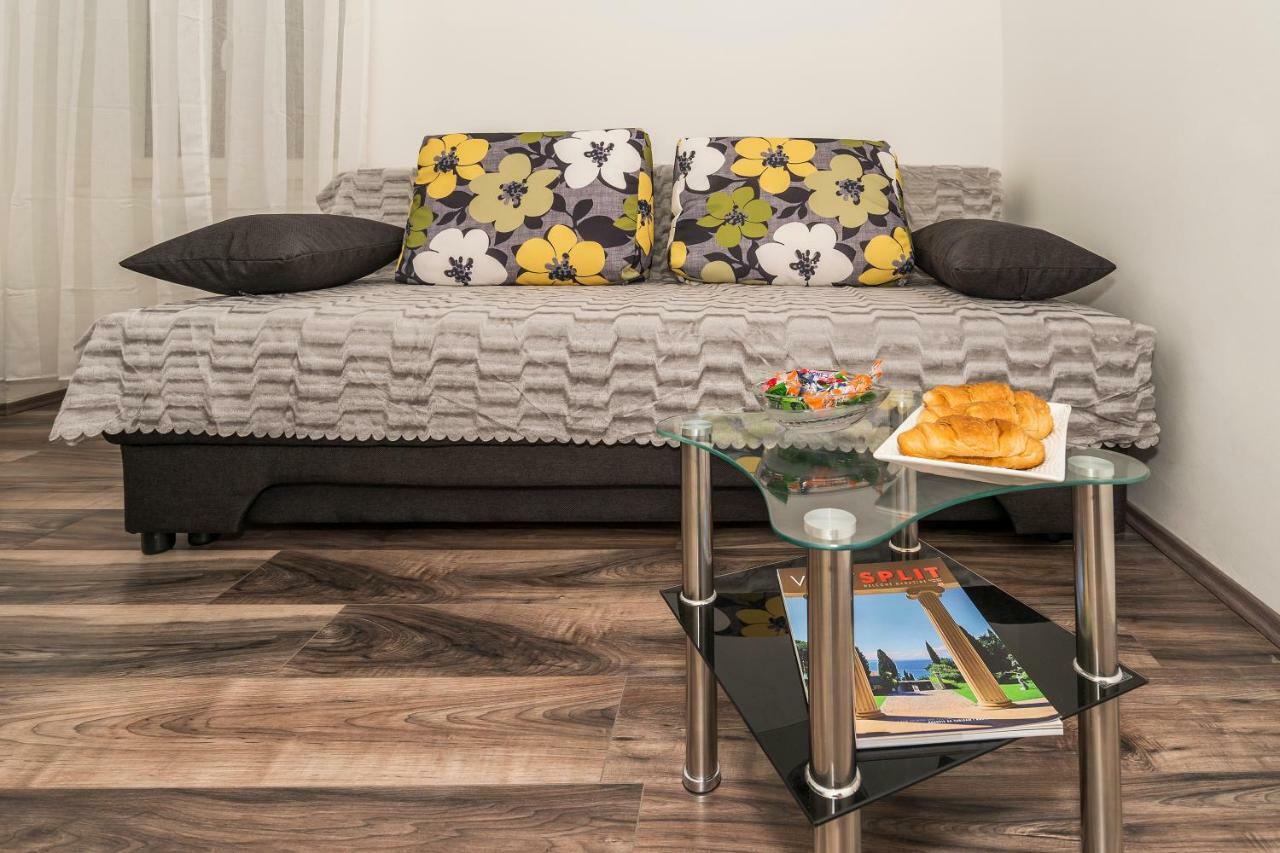 Rooftop City View Apartment In The Palace Walls Сплит Екстериор снимка