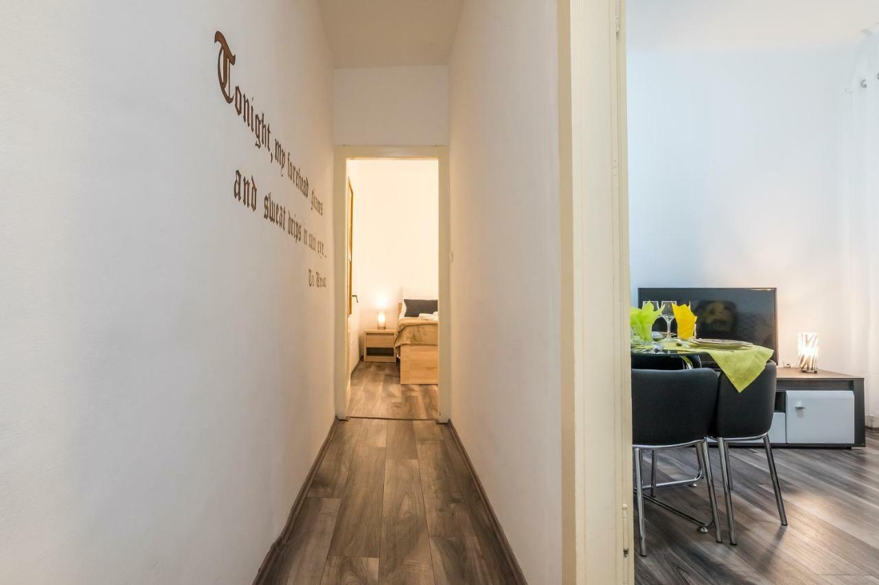 Rooftop City View Apartment In The Palace Walls Сплит Екстериор снимка